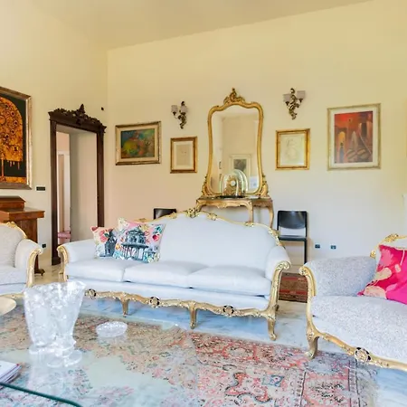 Vila Luisa *