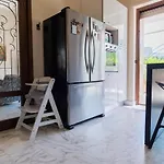 Luisa Villa