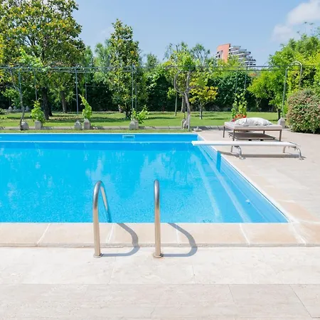Luisa Villa Bari